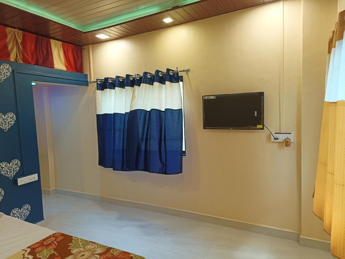 Shree Nivas Home Stay ศรีวาร์ธัน ภายนอก รูปภาพ