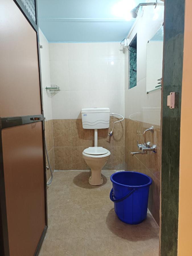 Shree Nivas Home Stay ศรีวาร์ธัน ภายนอก รูปภาพ